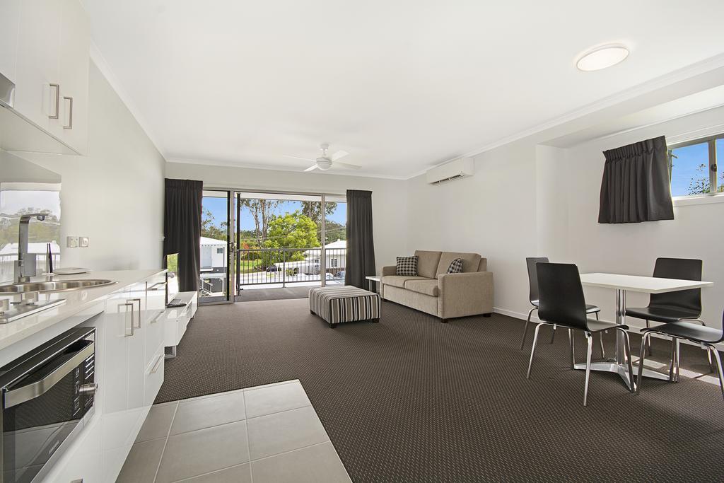 Cooroy Luxury Motel Apartments Room photo